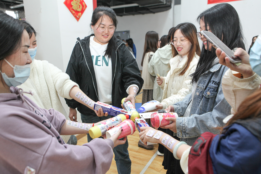 “魅力女王节，巾帼半边天” 公司开展2021年妇女节活动