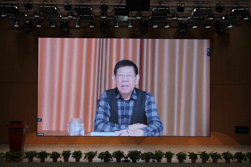 Huayi Microelectronics held a debriefing meeting for middle and senior executives