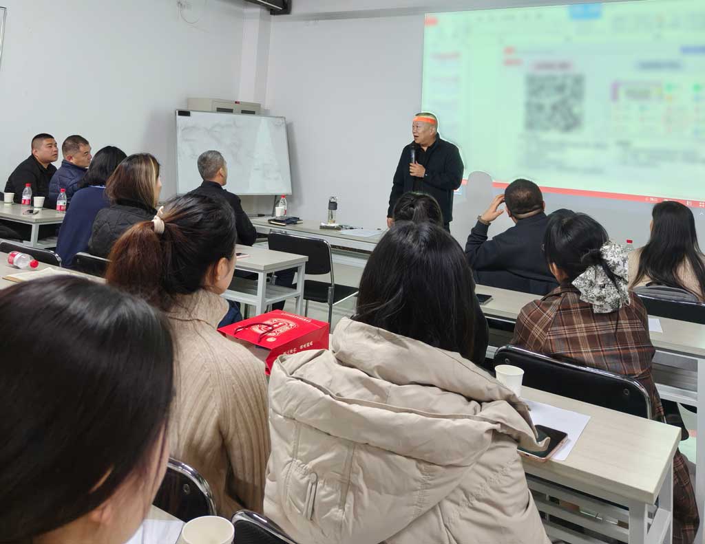 The OEM Sales Operations Department held the 2025 Year-End Internal Duty Report Meeting
